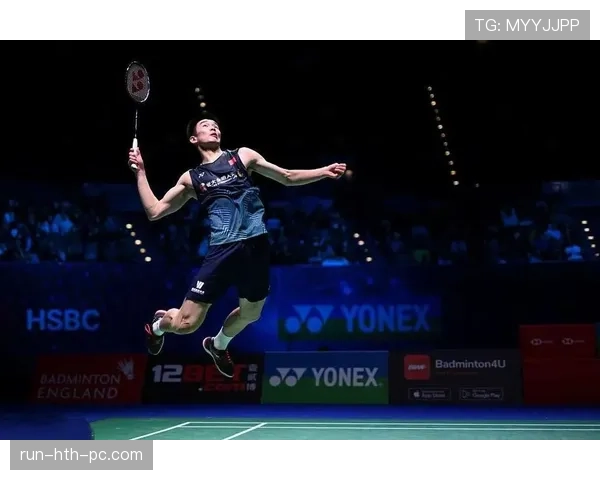 李诗沣又把训练场当红毯了，那个名牌包比球拍还抢镜